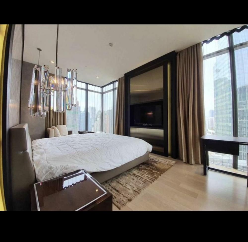 Vittorio Luxury Condo For Rent (Phrompong)Room Type: 2b2b Duplex StyleSize: 168 sqmFloor: 20+Rental Price: 200,000 THB per monthSelling price at 72,000,000 THB